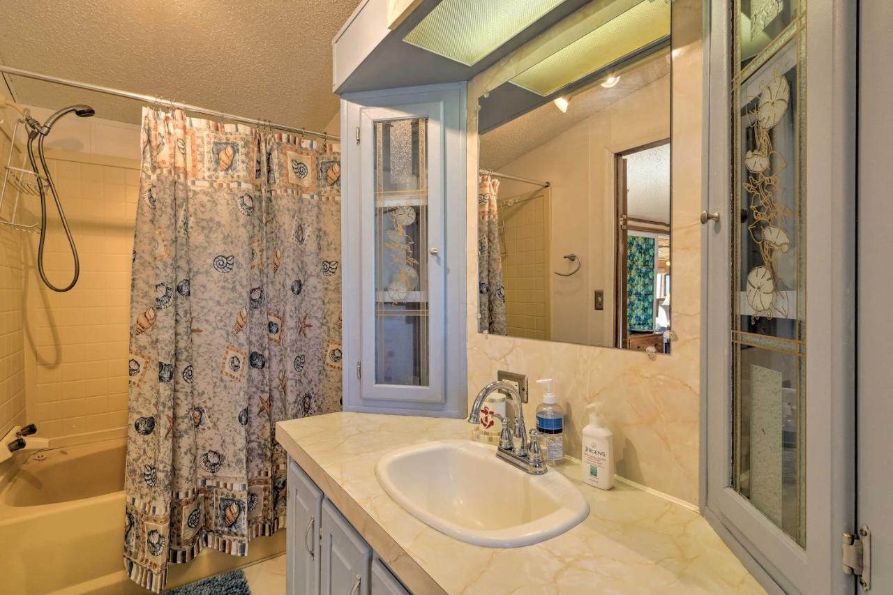 Quaint Chincoteague Island Hideaway With 2 Porches! Villa Luaran gambar