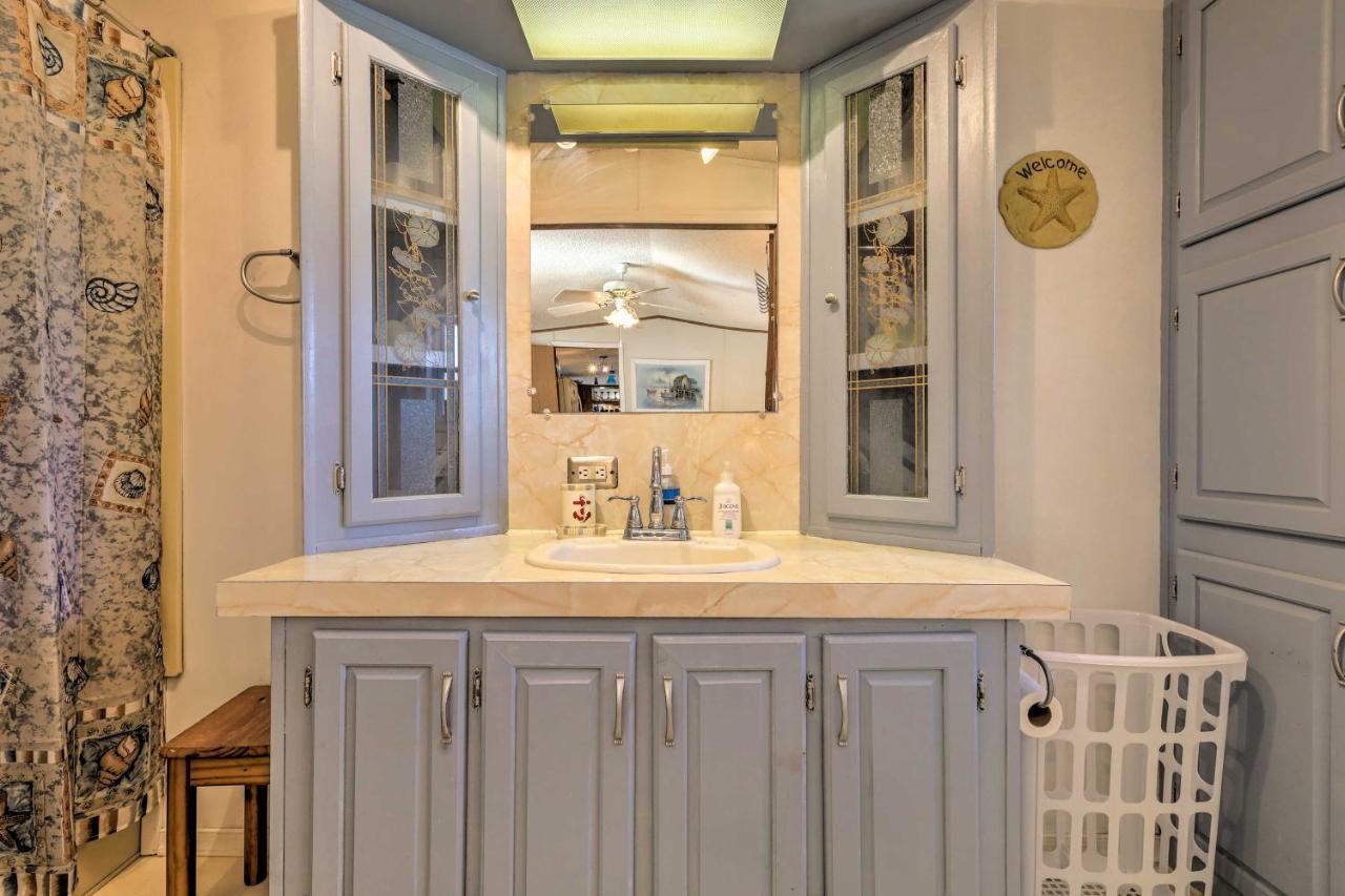 Quaint Chincoteague Island Hideaway With 2 Porches! Villa Luaran gambar
